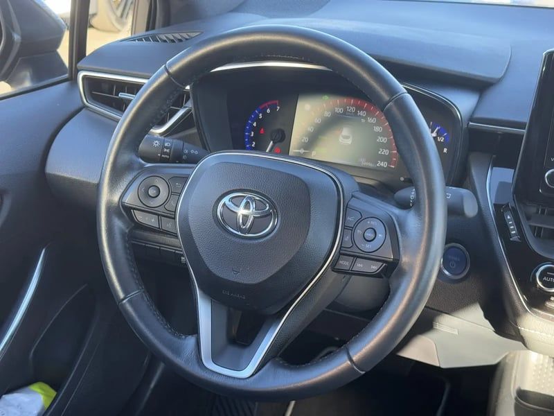 Photo de la voiture TOYOTA COROLLA HYBRIDE MY22 122h Dynamic