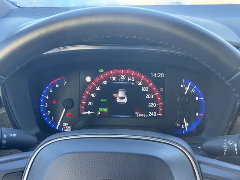 Photo de la voiture TOYOTA COROLLA HYBRIDE MY22 122h Dynamic