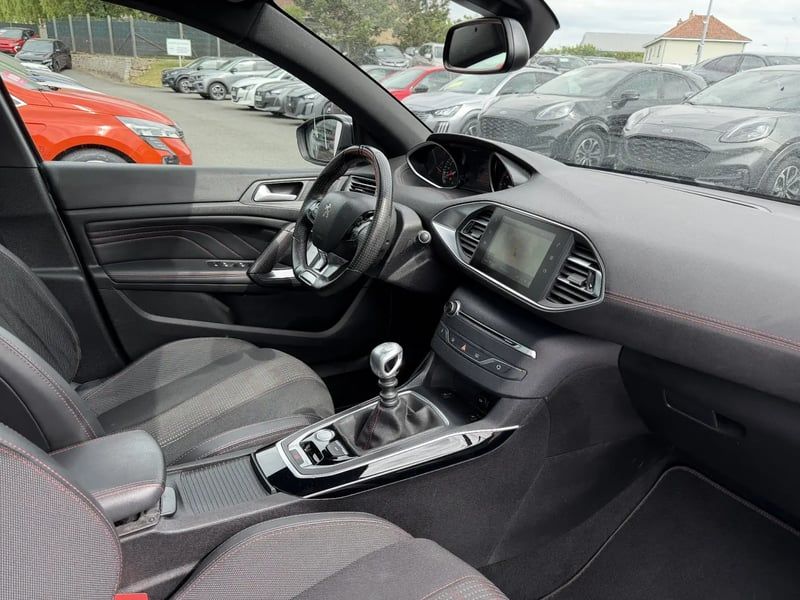 Photo de la voiture PEUGEOT 308 SW 1.2 PureTech 130ch S&S BVM6 GT Line
