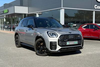 Photo de présentation de la voiture MINI COUNTRYMAN U25 170 ch DKG7 C JCW Finition