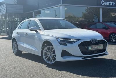 Photo de présentation de la voiture AUDI A3 SPORTBACK TFSI Mild Hybrid 116 S tronic 7 Design